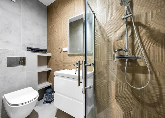 Apartamento Wiktoryn - Balcony, Gym & Sauna - By Rentujemy Varsóvia